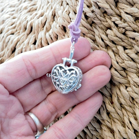 NEW - LARGE BOHO HEART LOCKET WOVEN RATTAN BAG - Picture 5 of 8